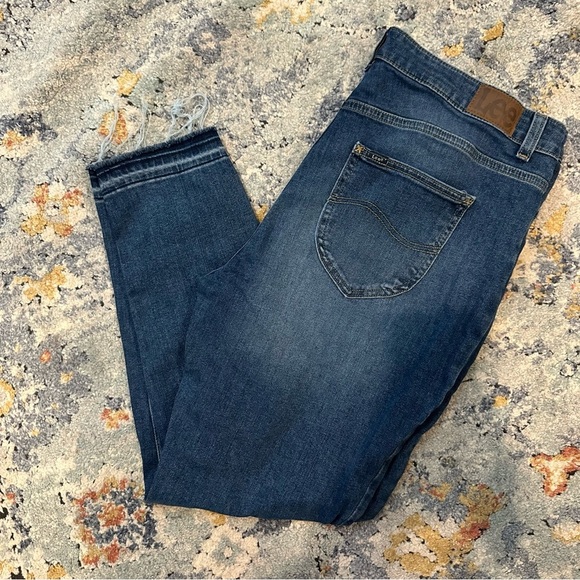 Lee Heritage Slim Fit Skinny Hi-Rise Blue Jeans - Picture 1 of 5